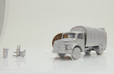 MB L 911-Müllwagen mit Mülltonne