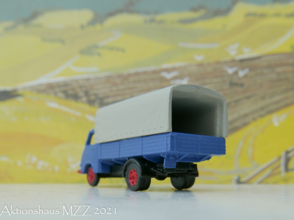 Hanomag Garant LKW Farbe hellblau/rot